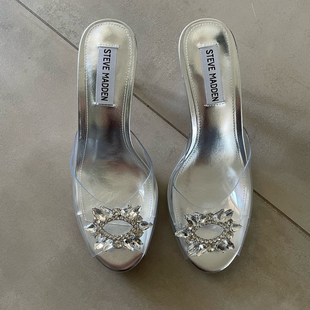 Steve Madden Silver Heels with Rhinestone Embellishments - size 6.5